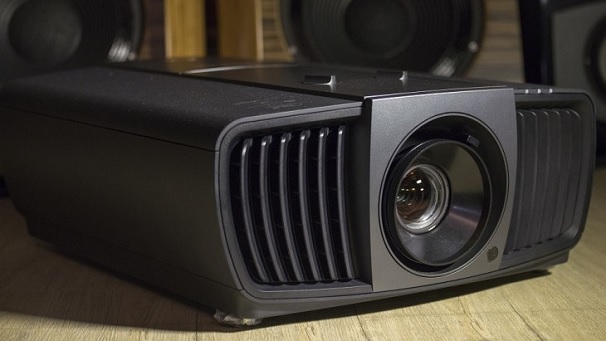 BenQ W11000_1.jpg BenQ W11000_1.jpg