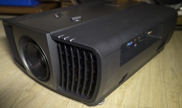 BenQ W11000_2.jpg BenQ W11000_2.jpg