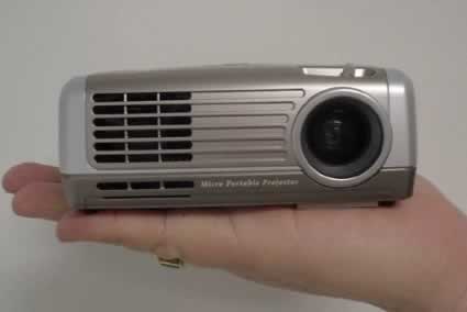 mitsubishi_pocketprojector.jpg mitsubishi_pocketprojector.jpg