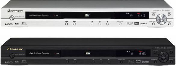 Pioneer DV-696-S/K rajta a HDMI, SACD és DivX Ultra jelzések